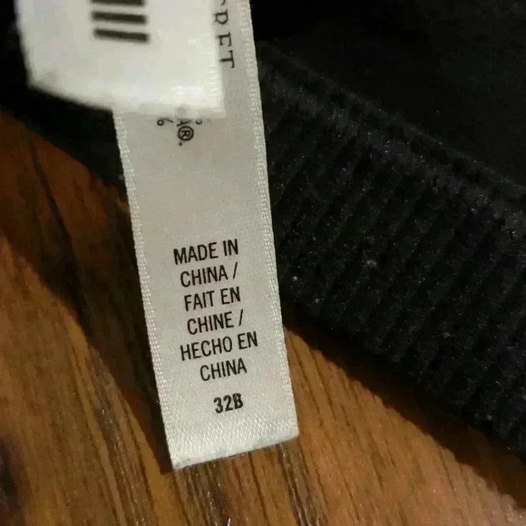 Victoria's Secret VSX Black and White Geometric Sports Bra‎ - Picture 8 of 9